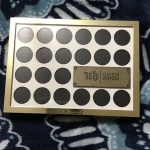 Urban Decay x Gwen Stefani eyeshadow palette